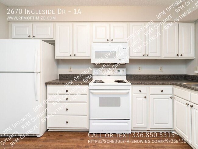 Building Photo - 2670 Ingleside Dr