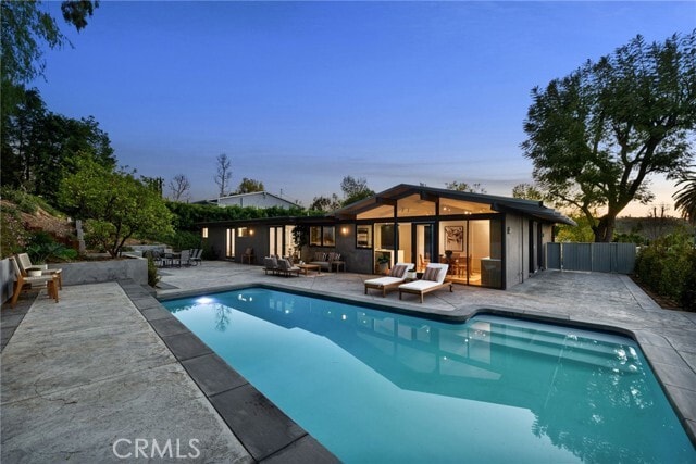 Building Photo - 4750 Poe Ave