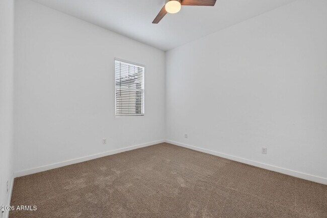 Building Photo - 203 E Birchwood Pl