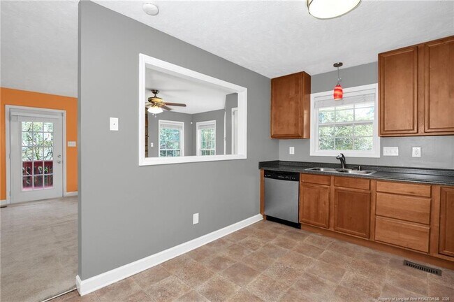 Building Photo - 412 Mangum Ct