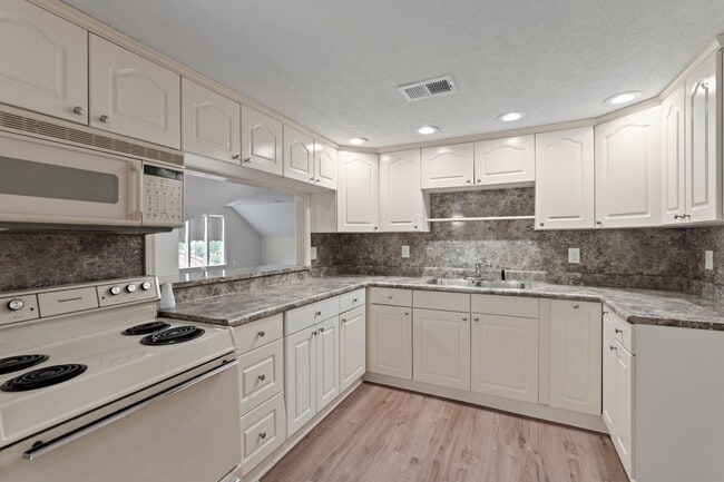 Building Photo - 4206 Southern Pkwy