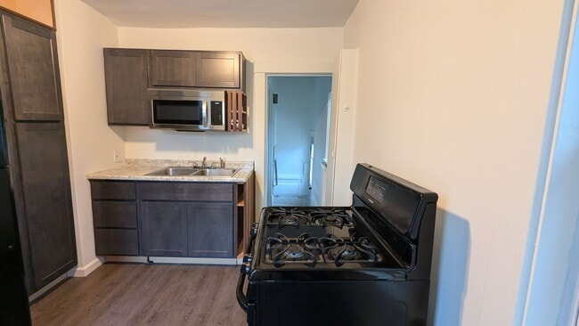 Building Photo - 1505 7th St