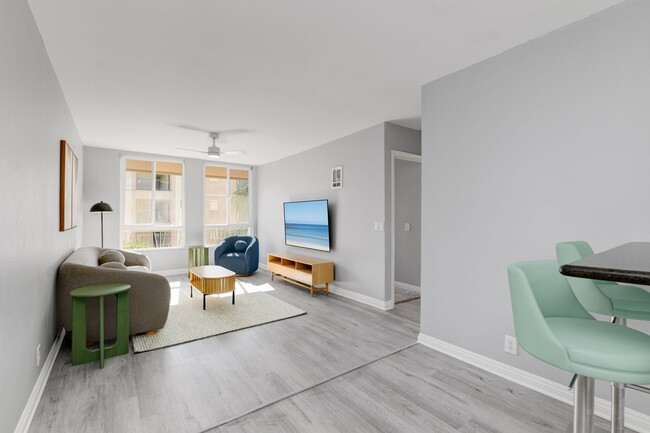 Building Photo - Modern 2 Bedroom 2 Bathroom Apartment Right Next to SDSU  -  WITH 2 PARKING SPOTS!!!