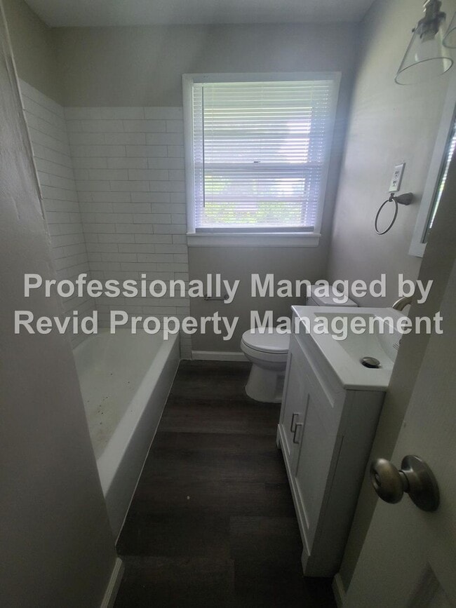 Building Photo - Beautiful 3 Bedroom Home!