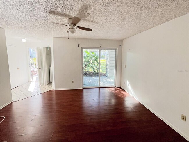 Building Photo - 2548 Grassy Point Dr