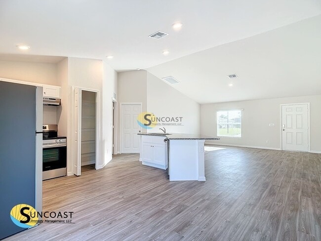 Building Photo - 27170 Jordan Ave