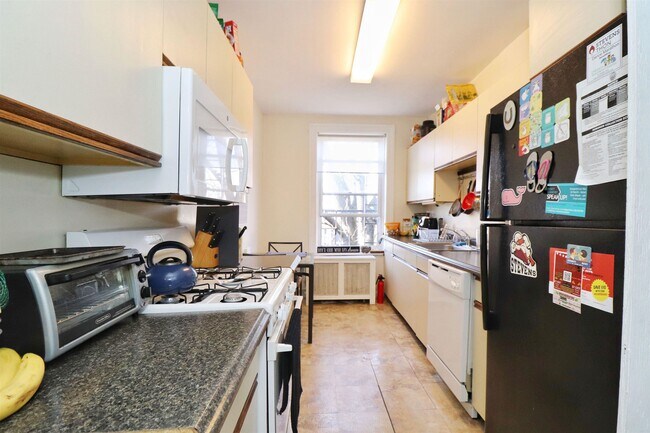 Building Photo - 704 Washington St