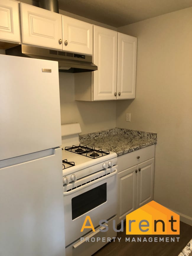 Building Photo - $200 off first months rent. Fully Remodele...