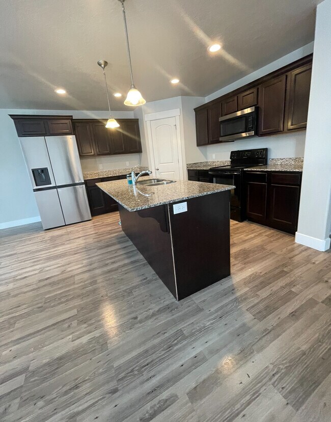 Building Photo - 3947 W 1750 N