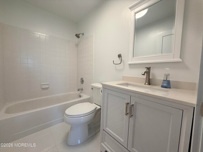 Building Photo - 15 Lindsey Cir