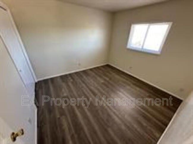 Building Photo - 308 Virginia St NE