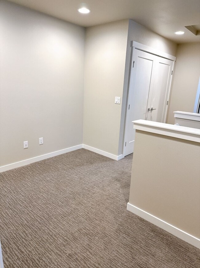 Building Photo - Available February 1st! Newer, Energy-Efficient 3 bdrm, 2.5 bath in Bellingham