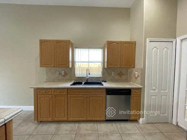 Building Photo - 14841 SW 32nd Ln
