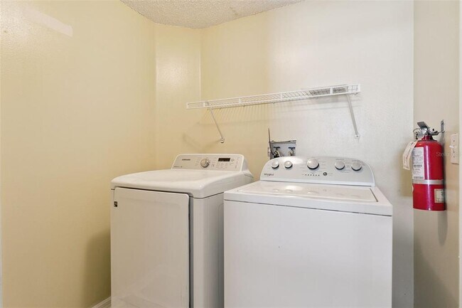 Building Photo - 439 Majesty Dr