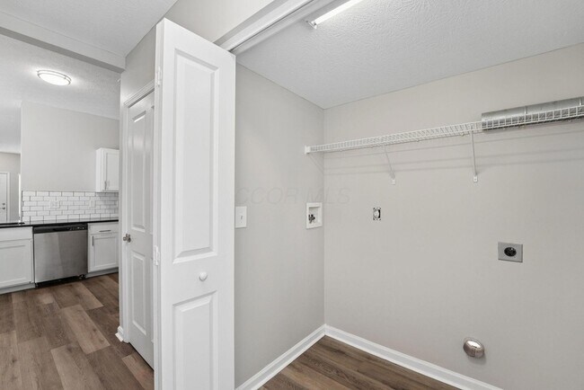 Building Photo - 2045 River Rock Way