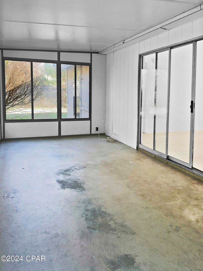 Building Photo - 115 Christopher Dr