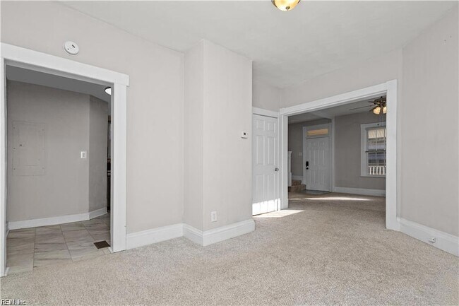 Building Photo - 868 W 36th St