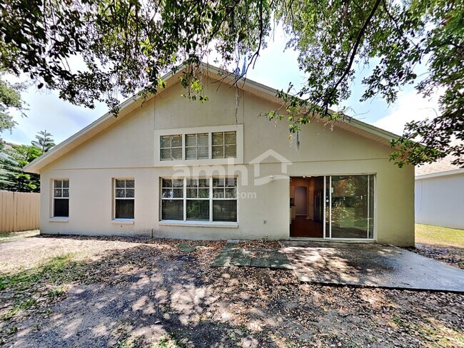Building Photo - 204 Silver Palms Cir
