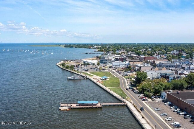 Building Photo - 54 Main St