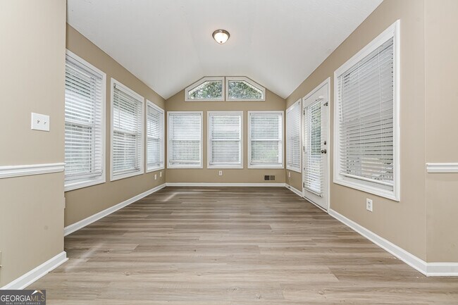 Building Photo - 234 Benton Fields