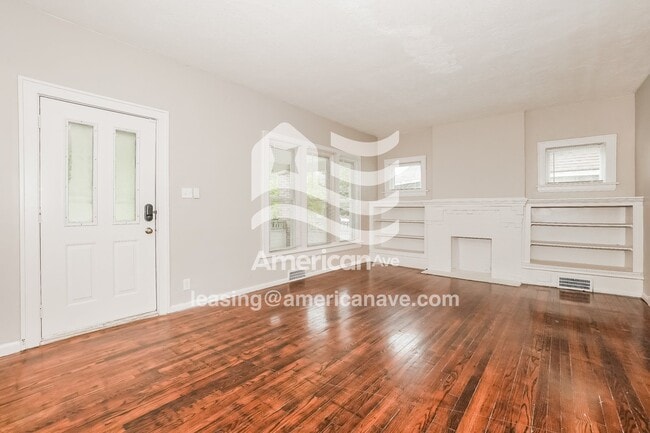 Building Photo - 128 Hollinger Ave