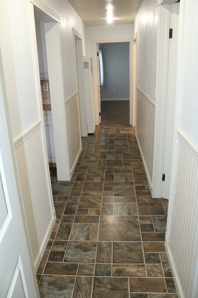 Building Photo - **COMING SOON!!! ** Gated Three Bedroom, 1 Bathroom House in Bay Point