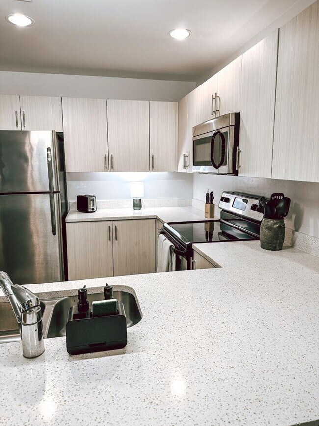 Building Photo - 1031 N Park Ave