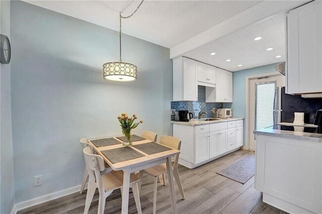 Primary Photo - 224 Hibiscus Ave