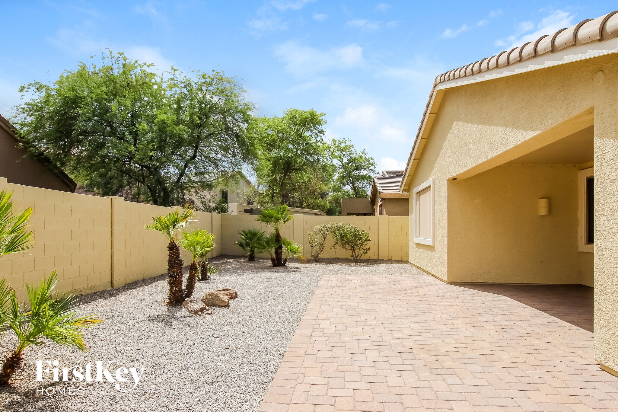 Building Photo - 15247 W Edgemont Ave