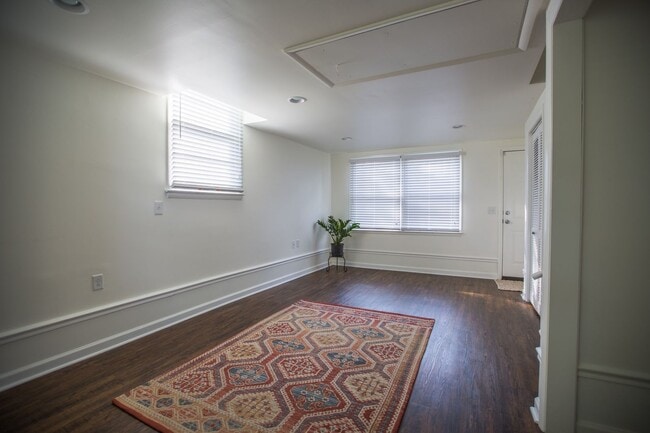 Building Photo - Beautiful East Nashville Renovated 3 Bed 1 Bath Home!