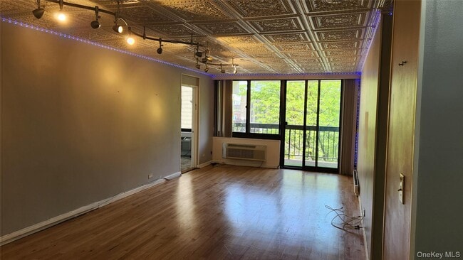 Building Photo - 152-18 Union Tpke