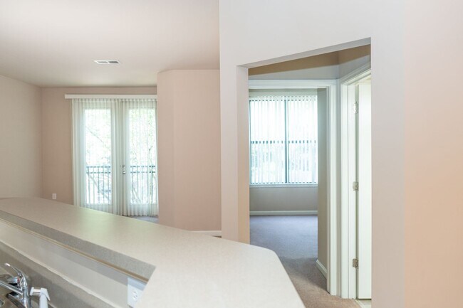 Building Photo - 770 Walker Square