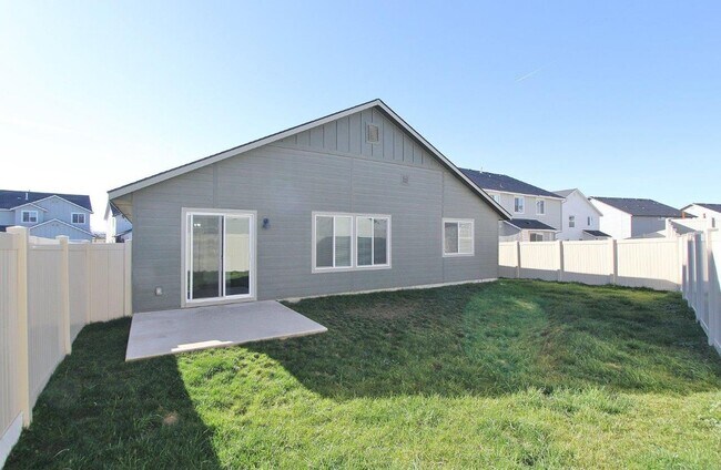 Building Photo - Single-Level Home In Quiet Neighborhood