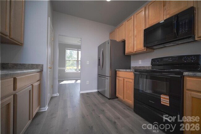 Building Photo - 1030 Boxelder Ln