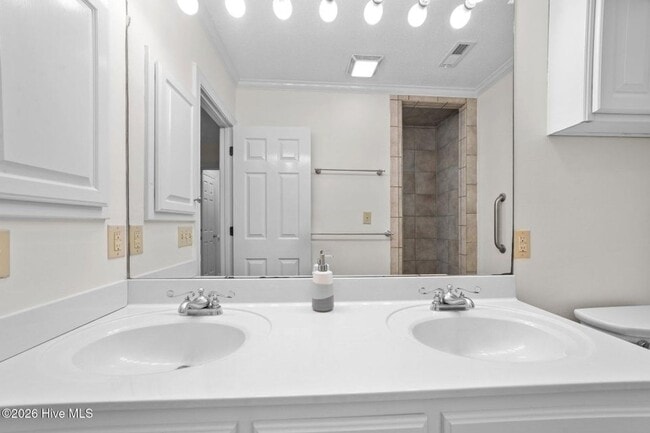Building Photo - 809 Greenbriar Rd