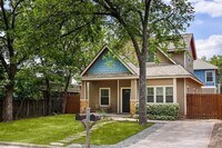 Building Photo - Hyde Park Home