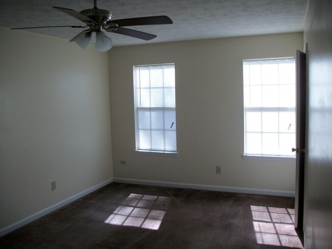 Building Photo - 5979 Eton Ct