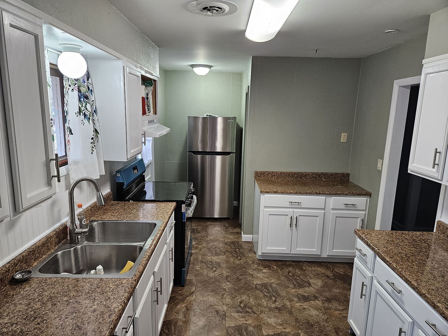 Building Photo - 5140 Kindred Ave