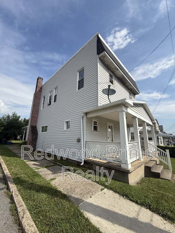 Building Photo - 901 N 4th Ave
