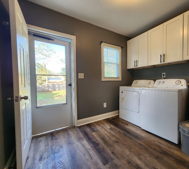 Building Photo - 216 McGarity St