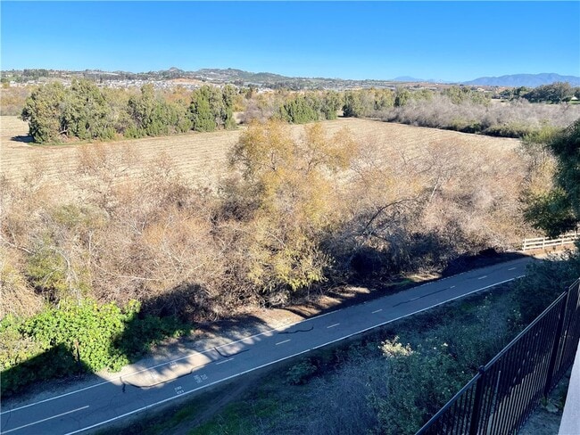 Building Photo - 5040 Codorniz Way