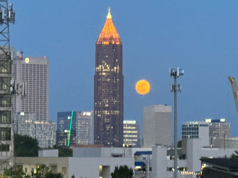 Building Photo - 1100 Howell Mill Rd NW