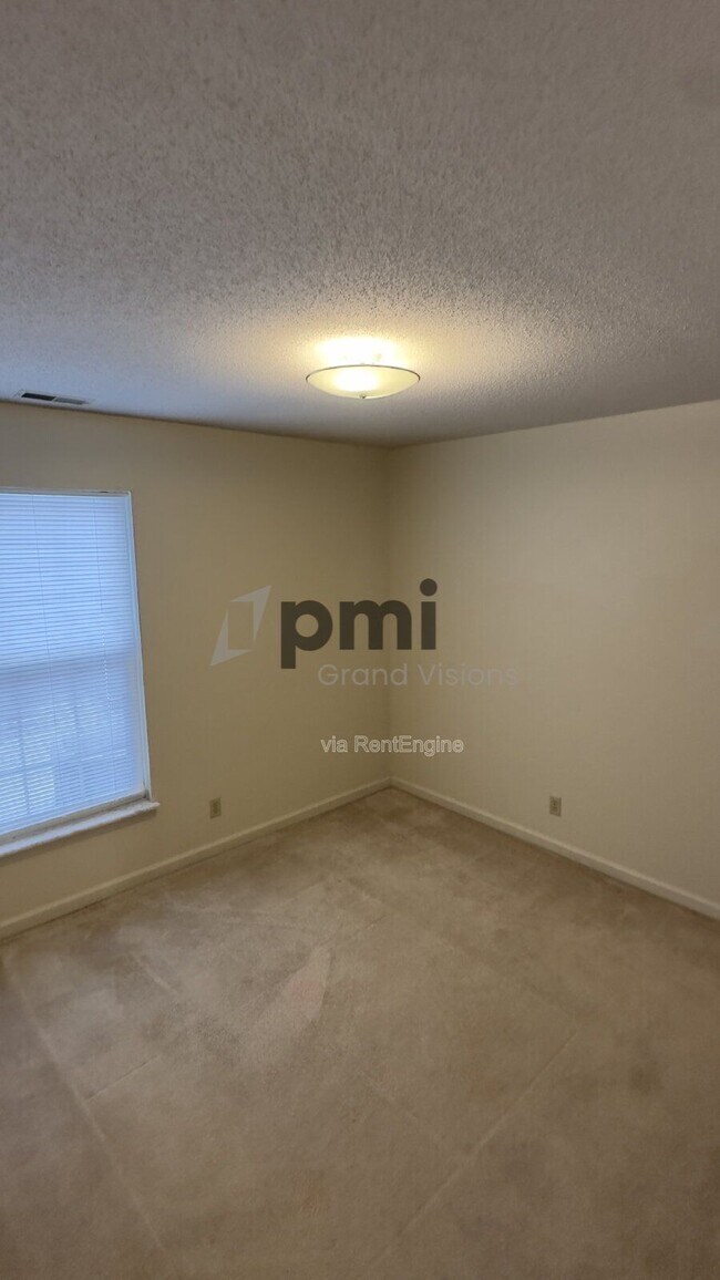 Building Photo - 1306 Arthur Ave