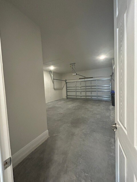 Building Photo - 1559 N Killebrew Point
