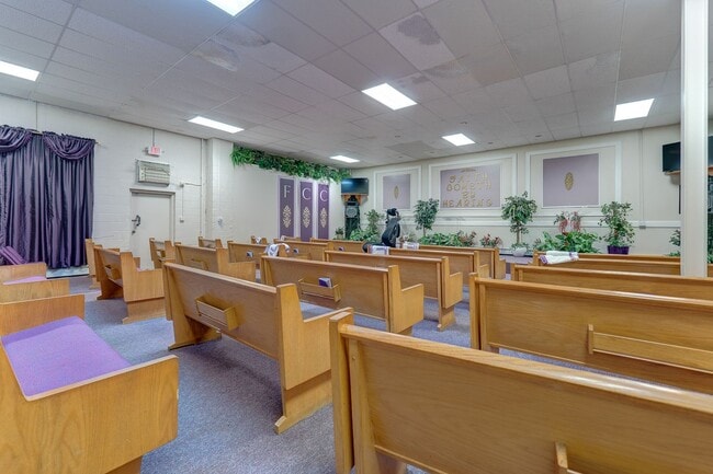 Building Photo - Spring Glen Business Center