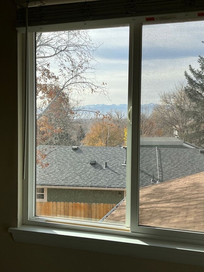 Building Photo - Lovely 3 bed, 2 bath Longmont home - AVAILABLE 11/15