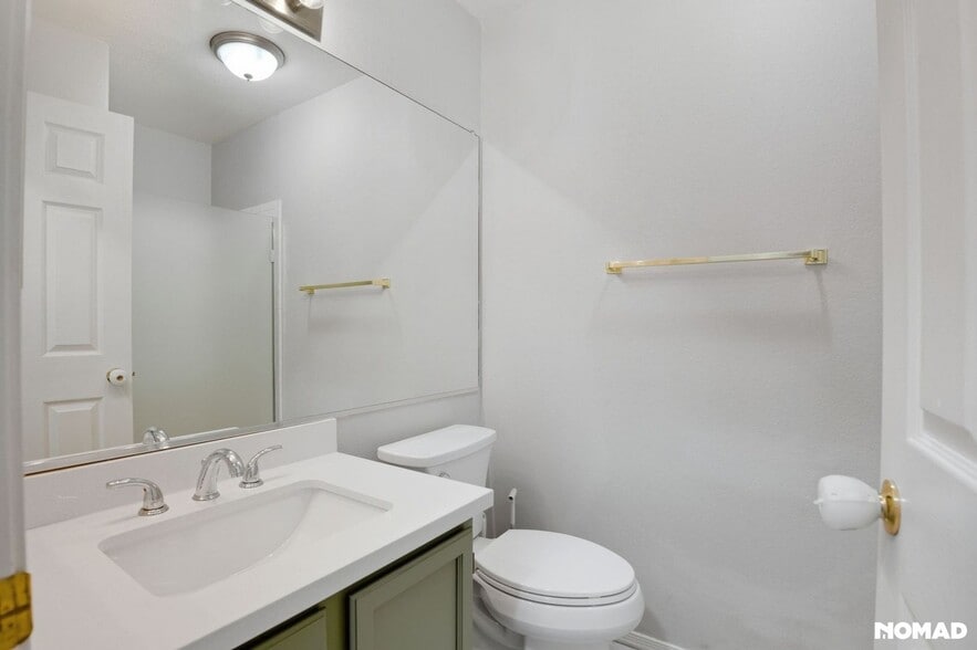 Building Photo - 16626 S 15th St