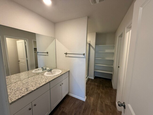 Building Photo - 3 Bedroom/2 Bath Stoney Creek Subdivision