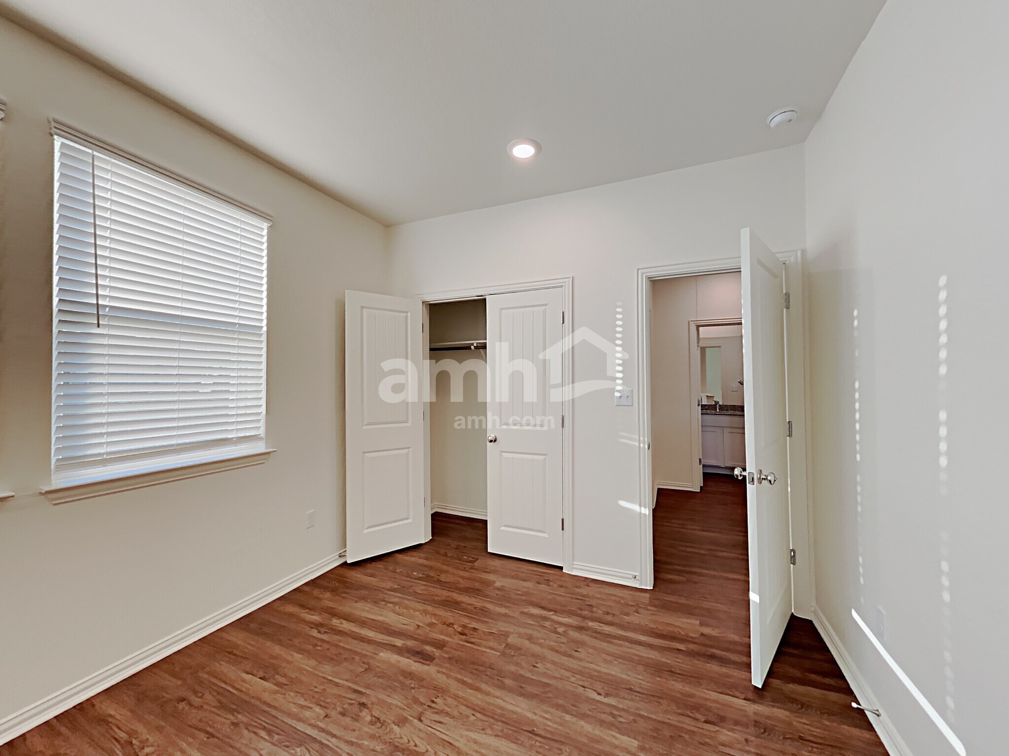 Building Photo - 2710 Lillybrook Ln