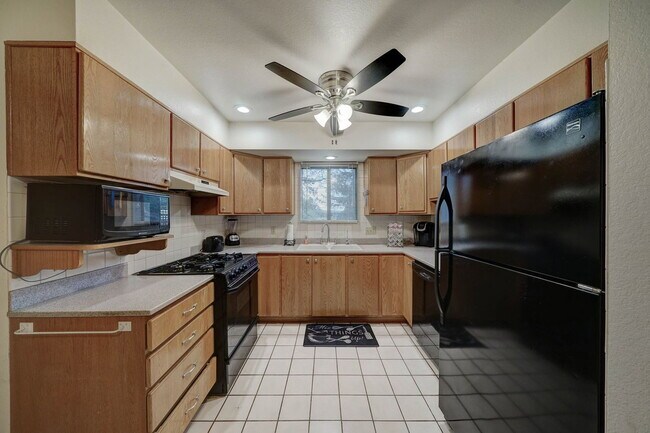 Building Photo - 1540 Spanish Moss Way